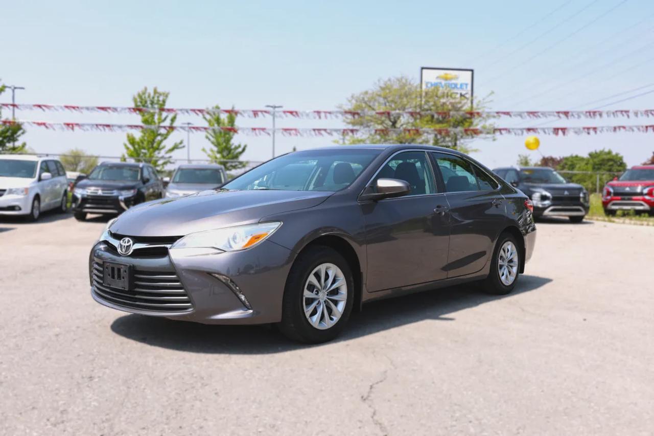 2017 Toyota Camry LE Photo