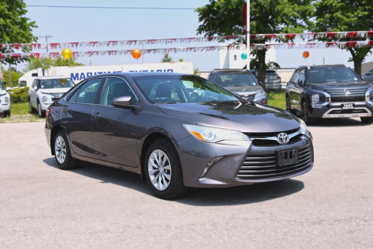 2017 Toyota Camry LE Photo