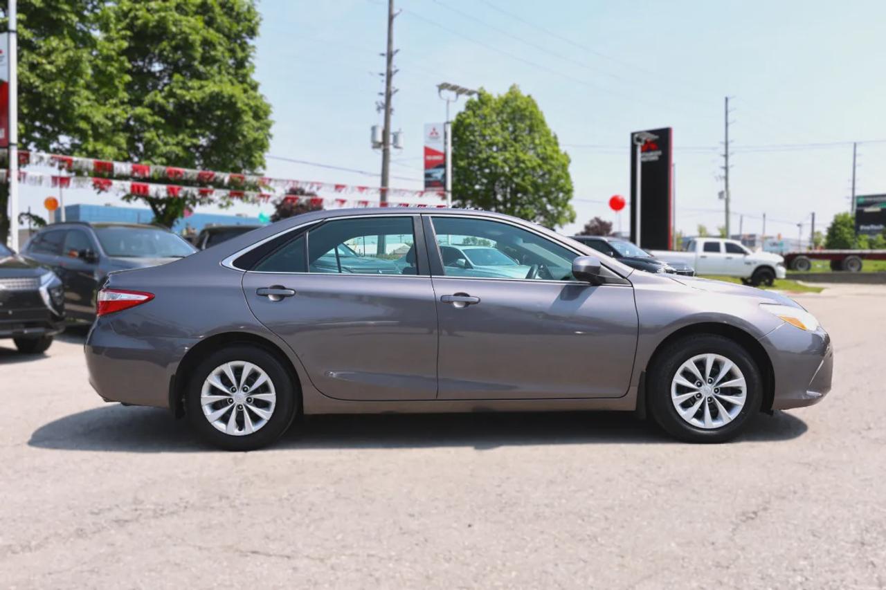 2017 Toyota Camry LE Photo