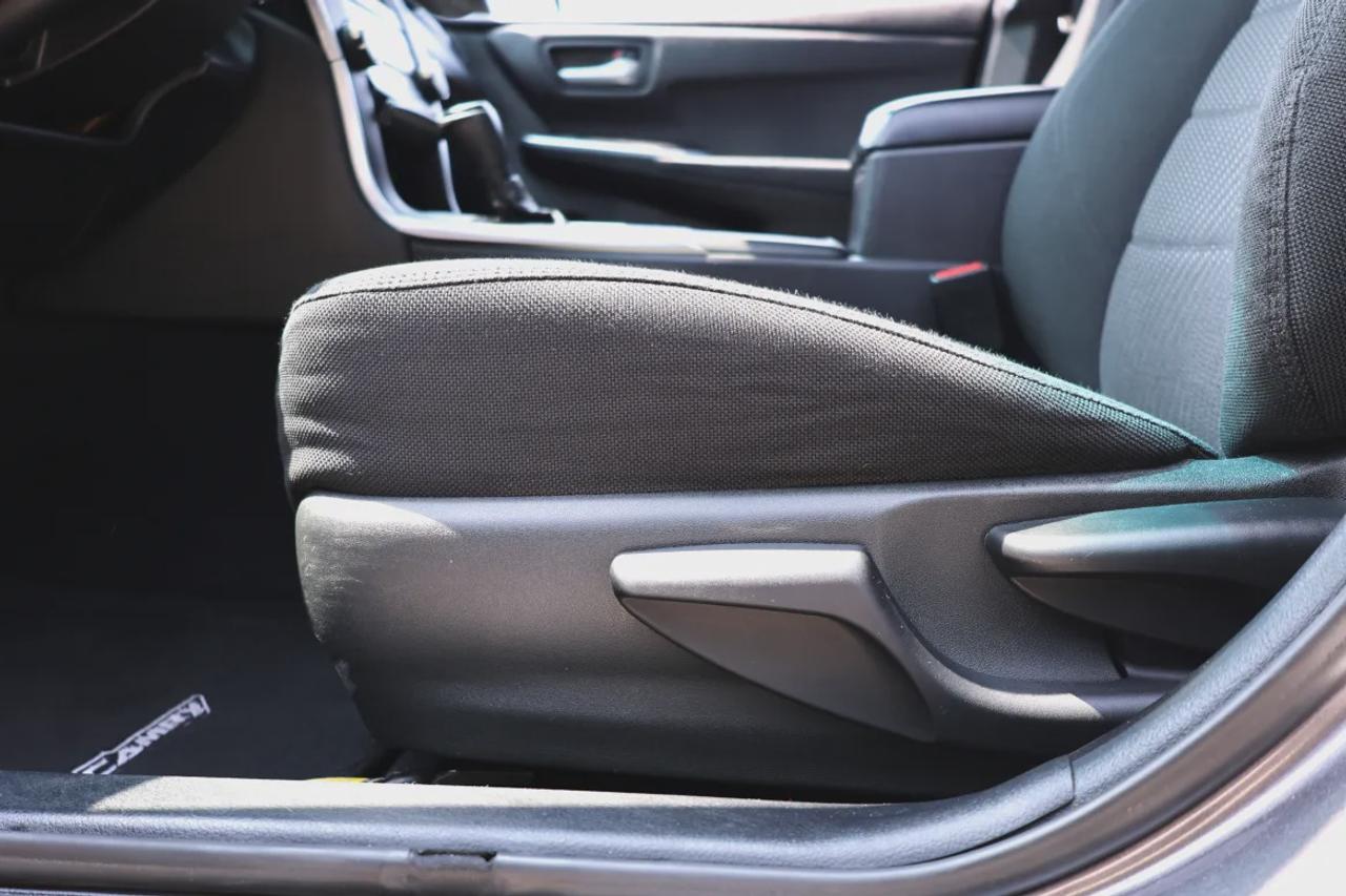 2017 Toyota Camry LE Photo