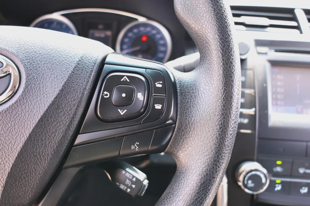 2017 Toyota Camry LE Photo