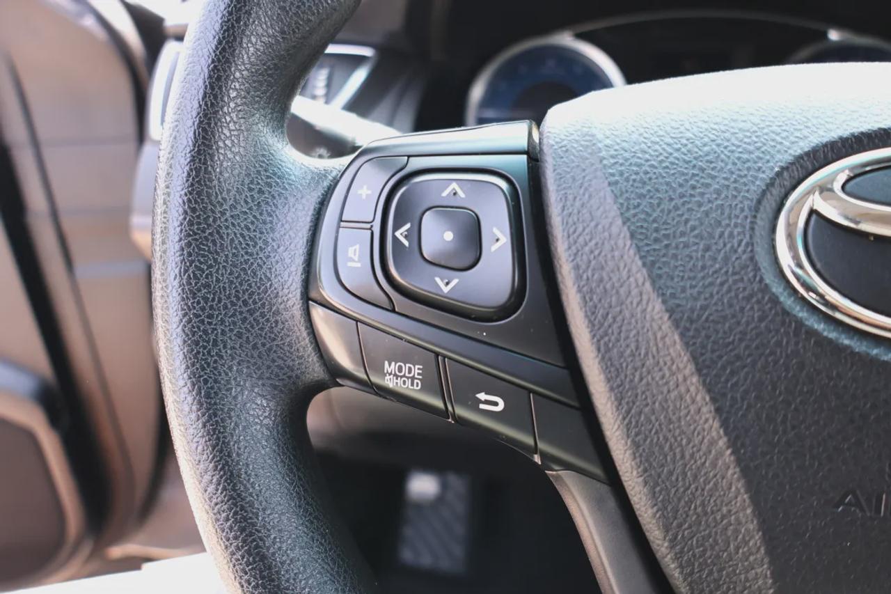 2017 Toyota Camry LE Photo