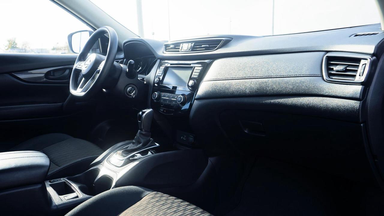 2019 Nissan Rogue S Photo