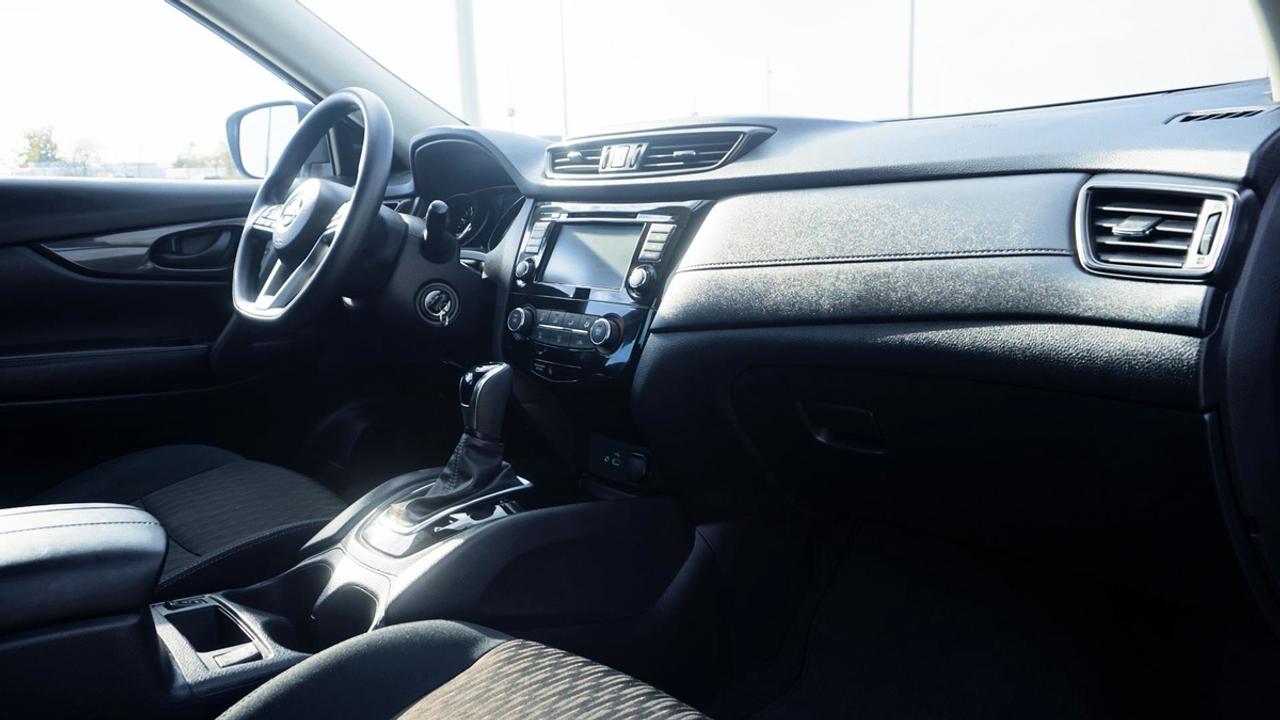 2019 Nissan Rogue S Photo