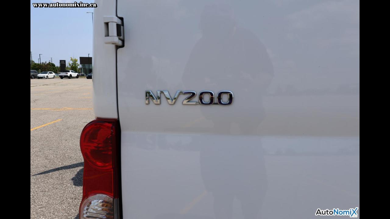 2019 Nissan NV200 SV Photo