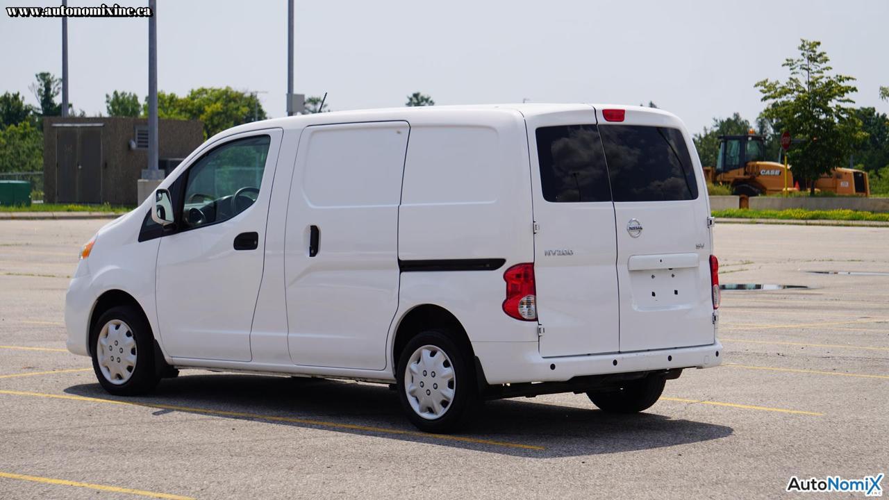 2019 Nissan NV200 SV Photo