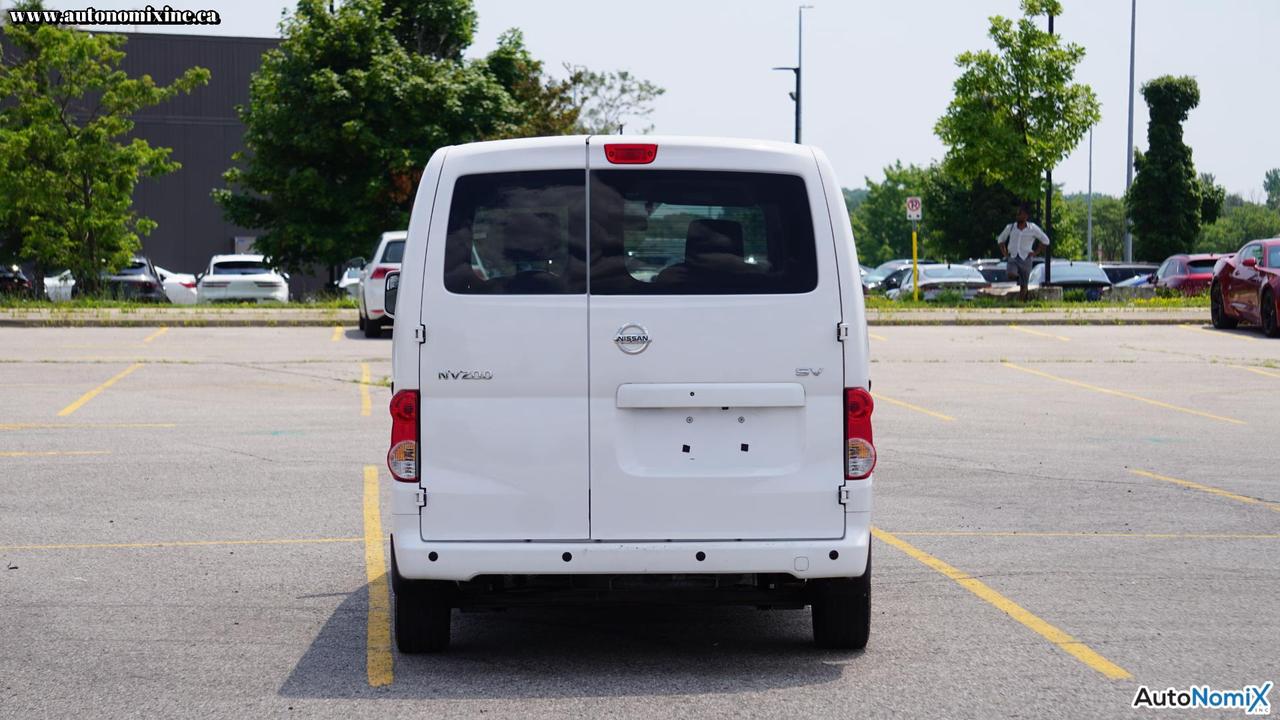 2019 Nissan NV200 SV Photo