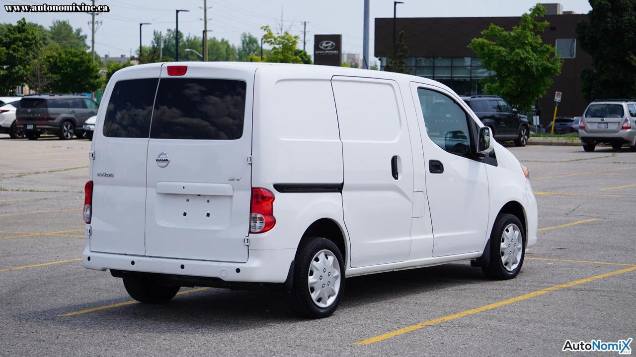 2019 Nissan NV200 SV Photo