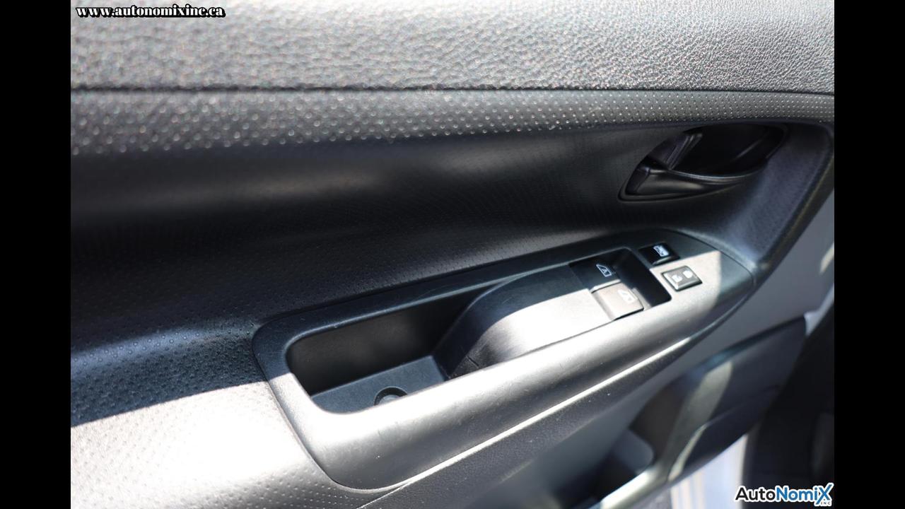 2019 Nissan NV200 SV Photo