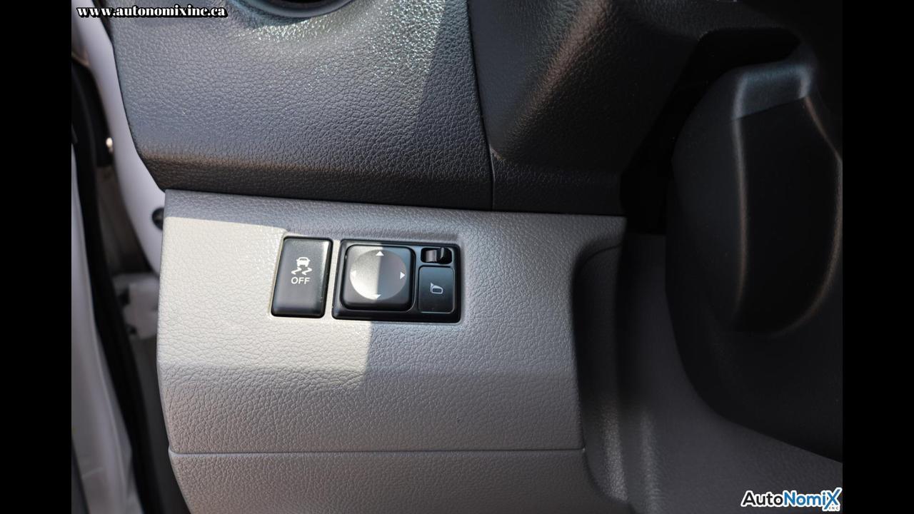 2019 Nissan NV200 SV Photo