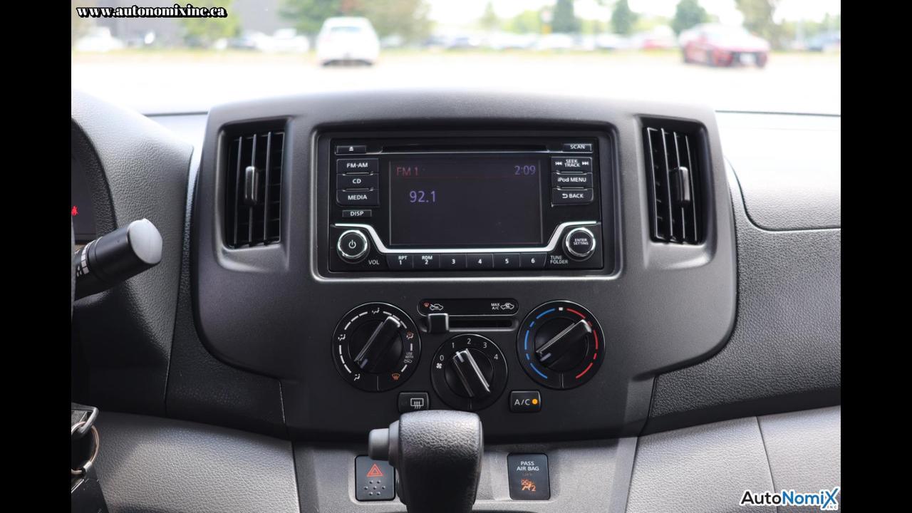 2019 Nissan NV200 SV Photo