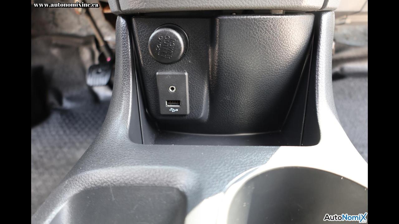 2019 Nissan NV200 SV Photo