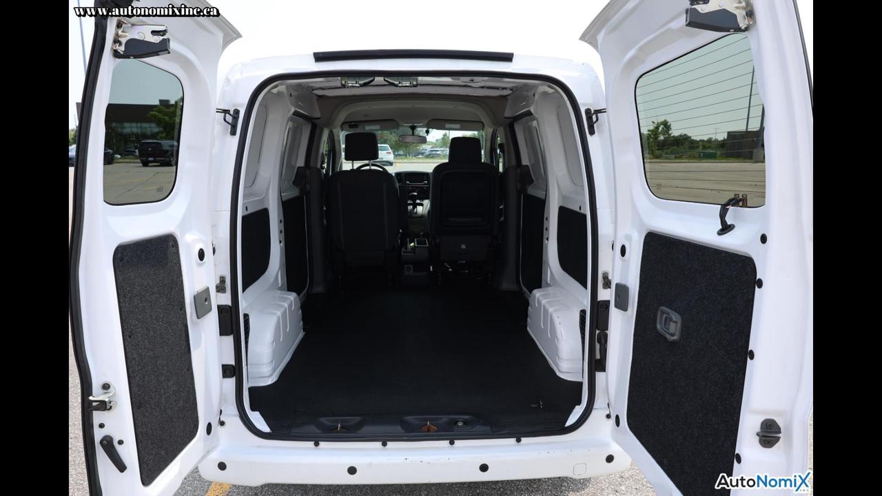2019 Nissan NV200 SV Photo