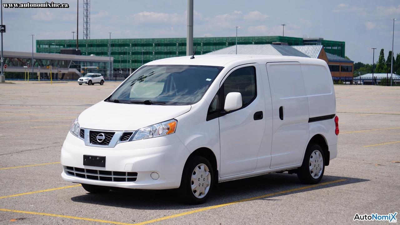 2019 Nissan NV200 SV Photo2