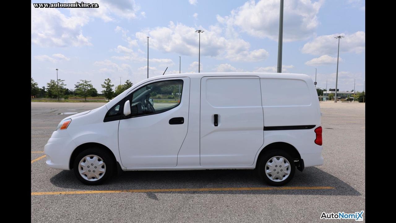 2019 Nissan NV200 SV Photo3