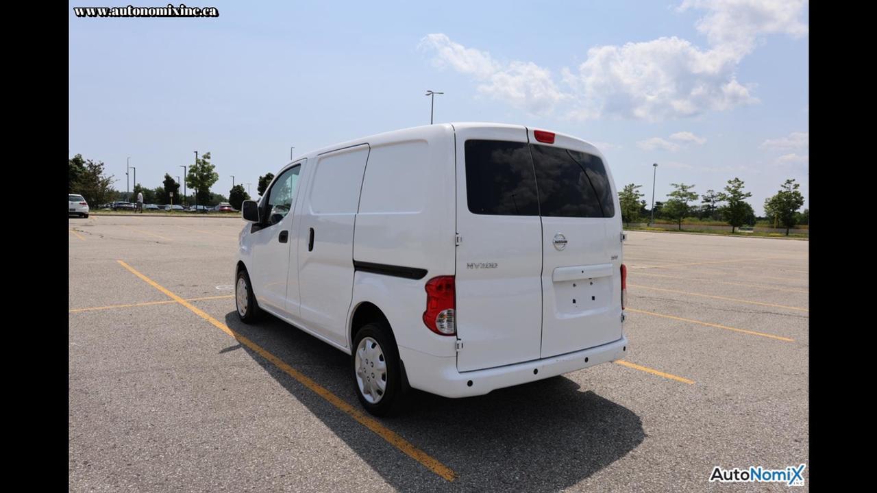 2019 Nissan NV200 SV Photo