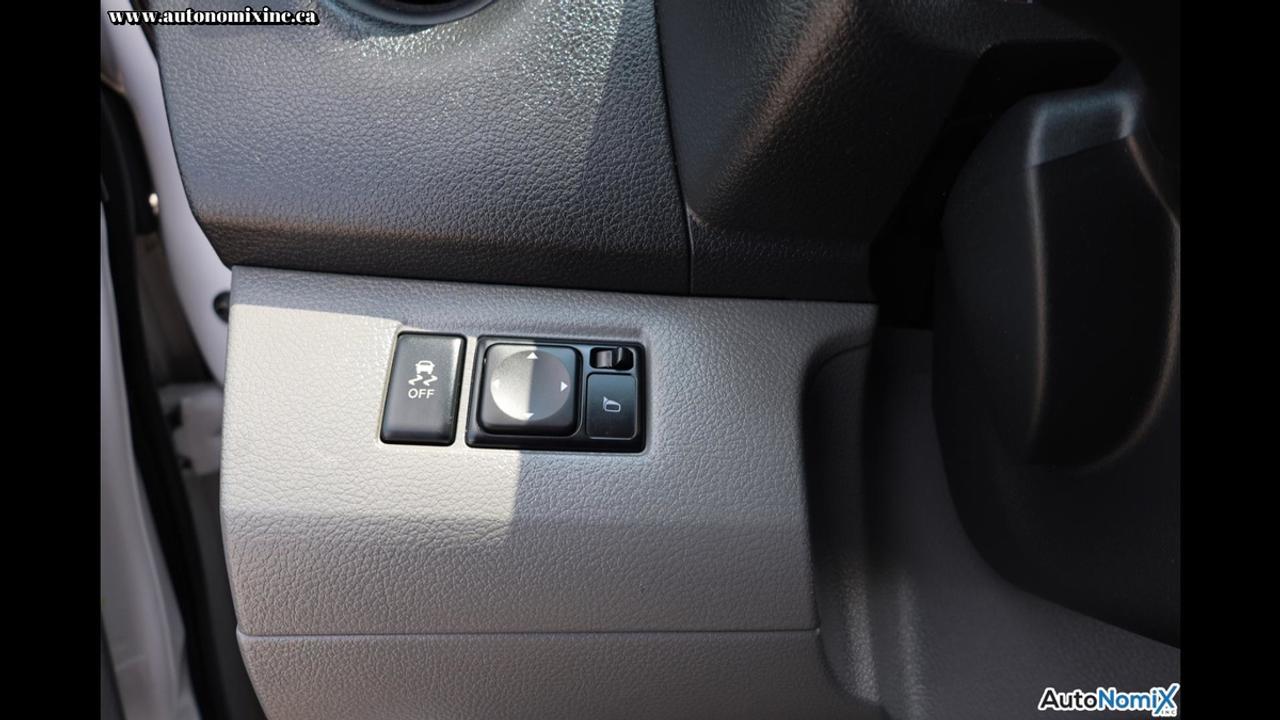 2019 Nissan NV200 SV Photo