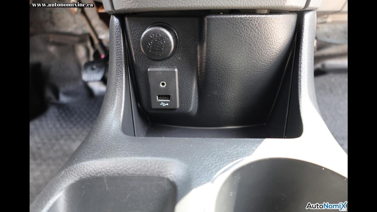 2019 Nissan NV200 SV Photo