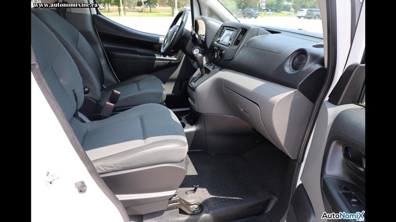 2019 Nissan NV200 SV Photo