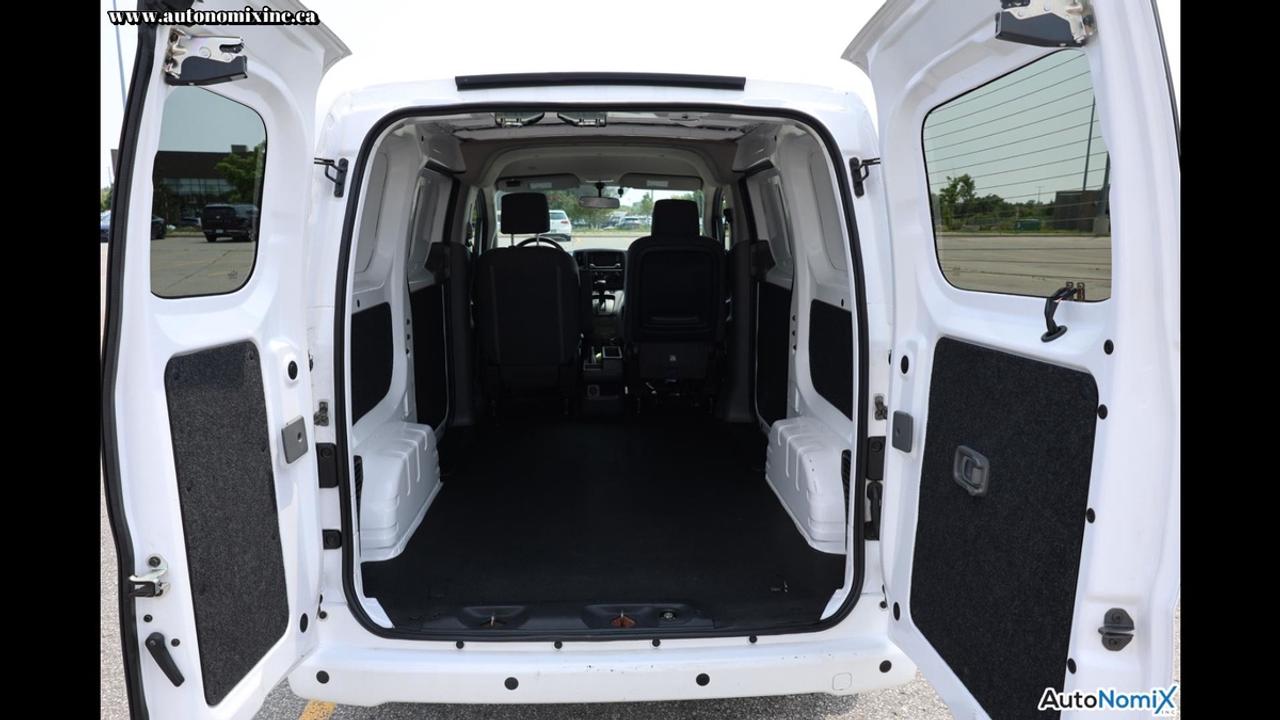 2019 Nissan NV200 SV Photo