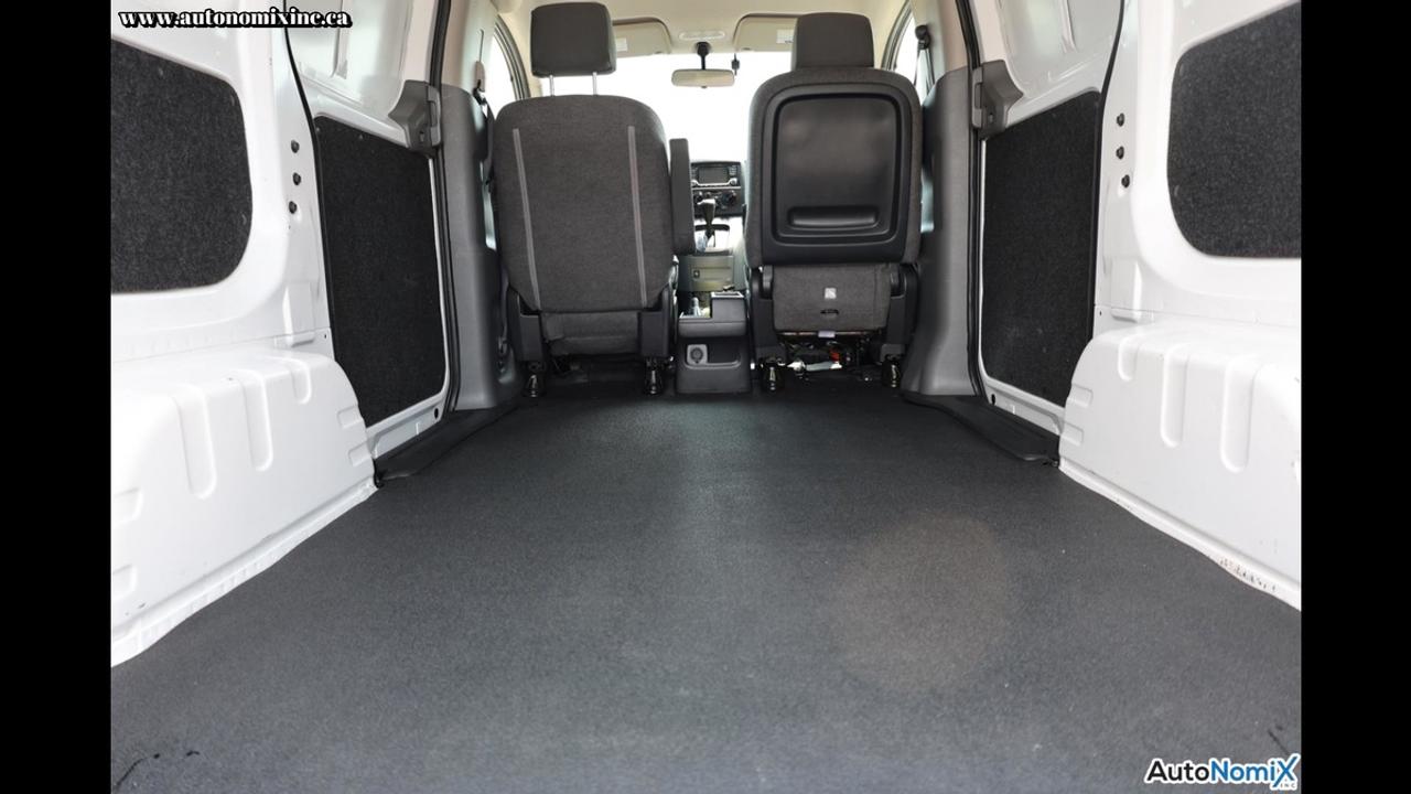 2019 Nissan NV200 SV Photo
