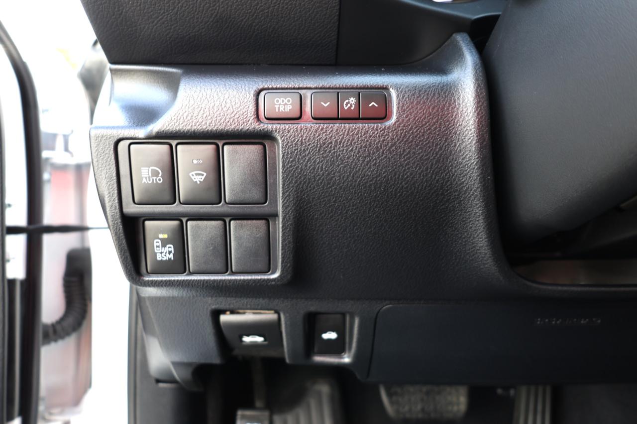 2020 Lexus IS Base Photo