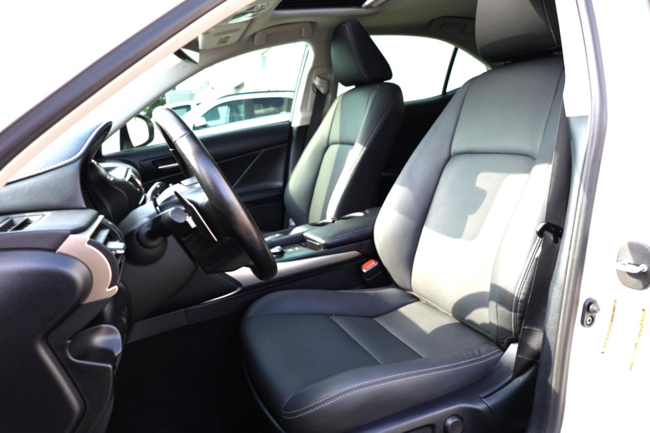 2020 Lexus IS Base Photo