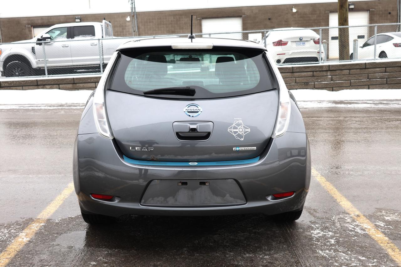 2015 Nissan Leaf SV Photo