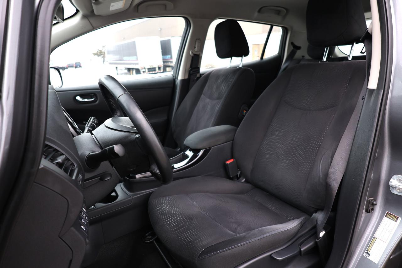 2015 Nissan Leaf SV Photo