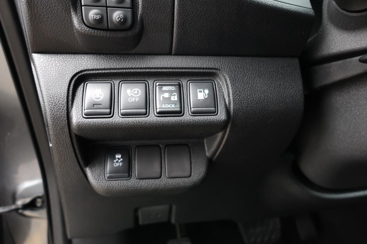 2015 Nissan Leaf SV Photo