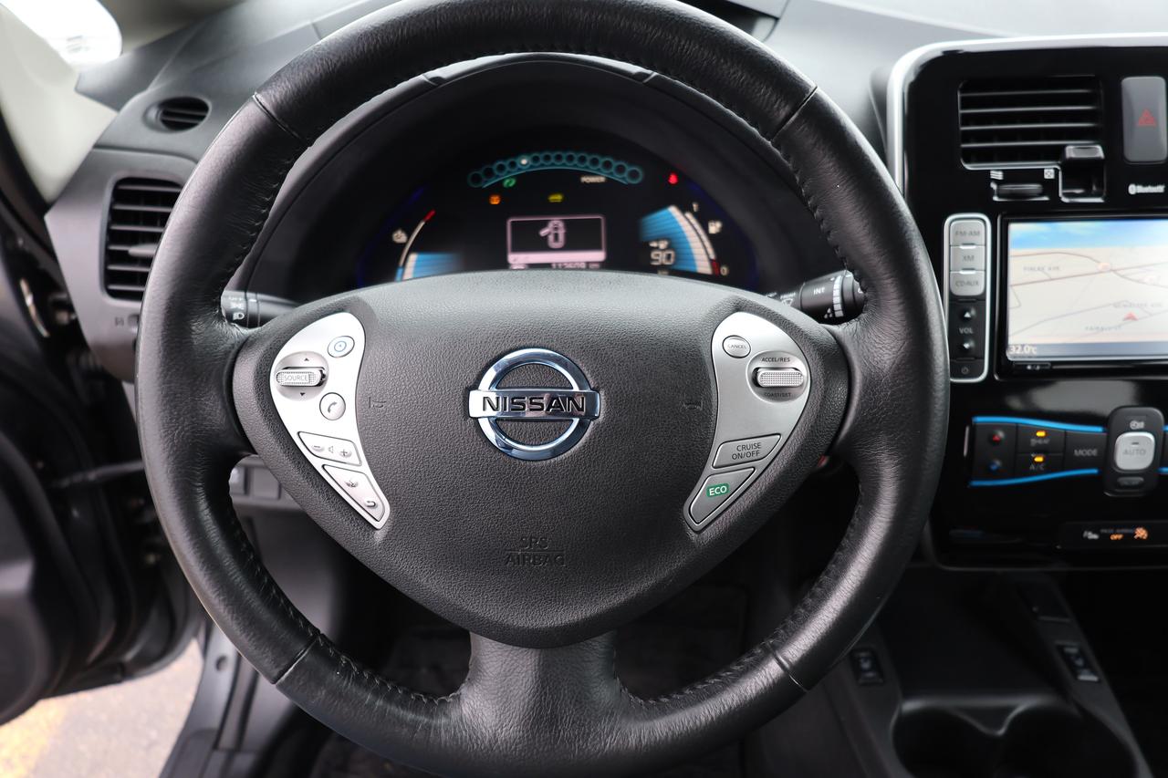2015 Nissan Leaf SV Photo