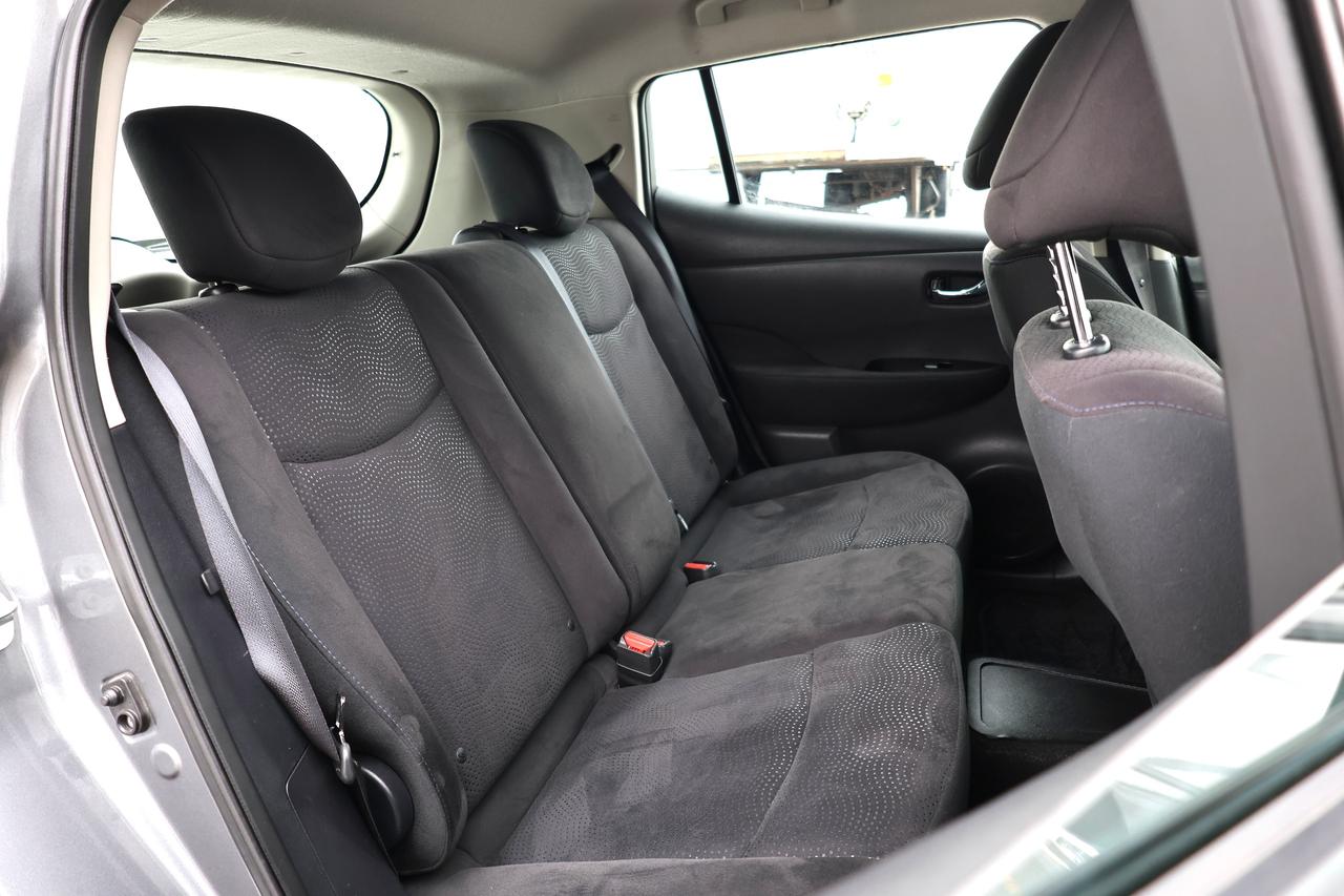 2015 Nissan Leaf SV Photo