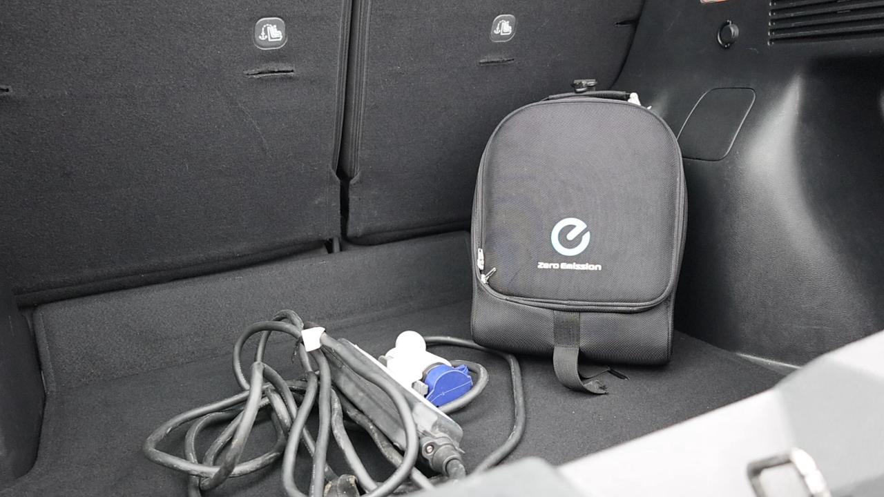 2015 Nissan Leaf SV Photo