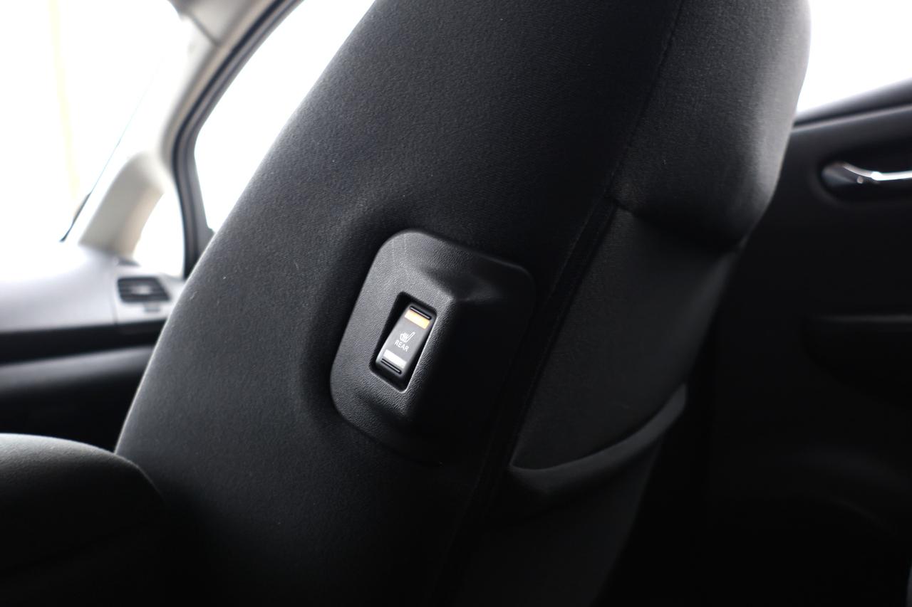 2015 Nissan Leaf SV Photo