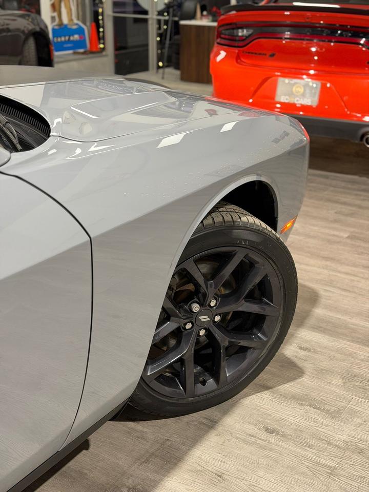 2021 Dodge Challenger Sxt Plus||Blacktop Pkg||Leather Photo2