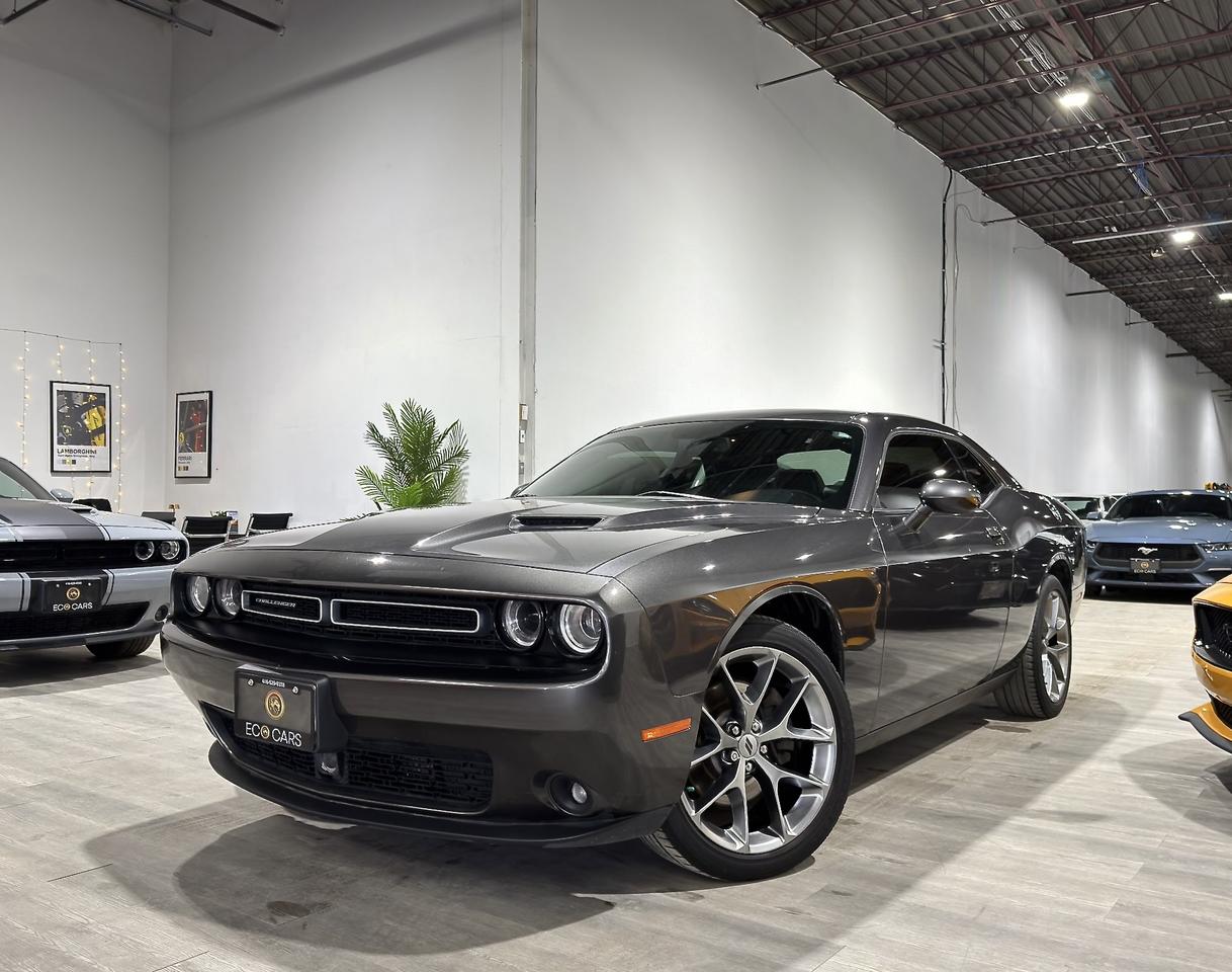 2020 Dodge Challenger SXT Plus||Tech Pkg||Driver Convenience Pkg||Sunroo Photo