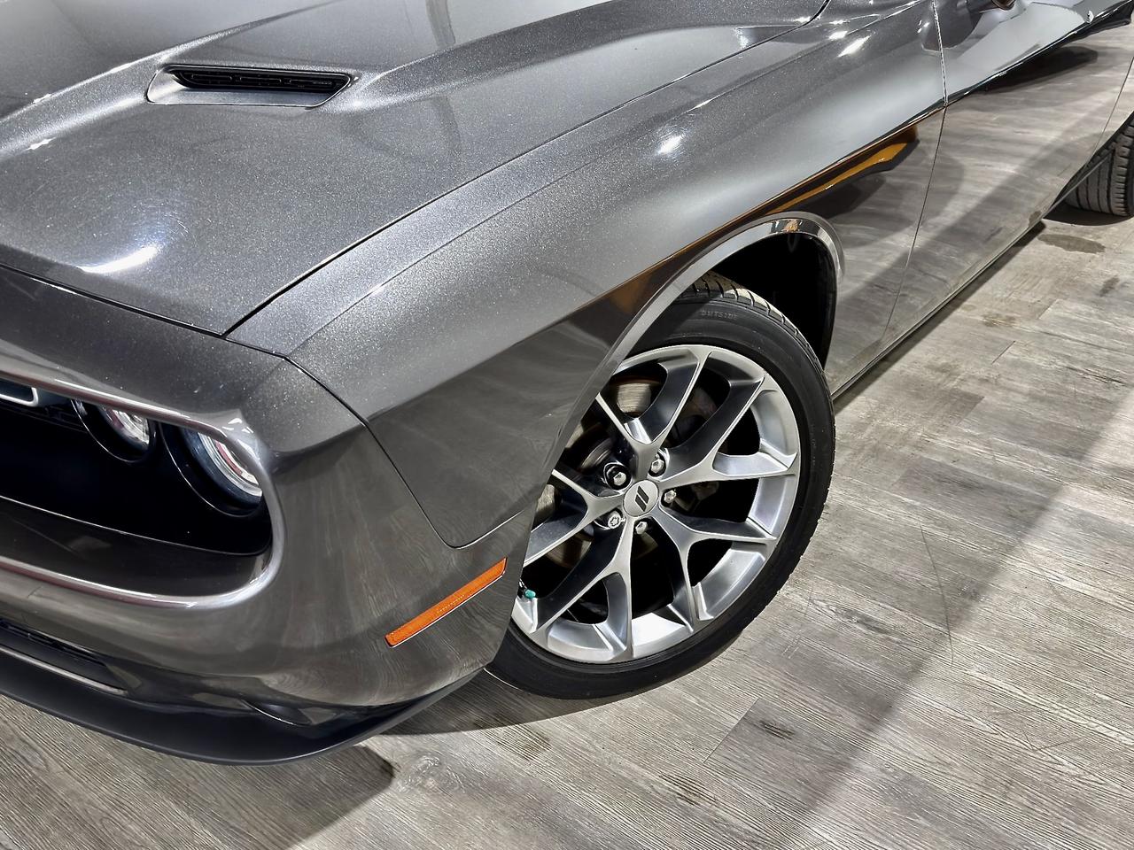 2020 Dodge Challenger SXT Plus||Tech Pkg||Driver Convenience Pkg||Sunroo Photo3