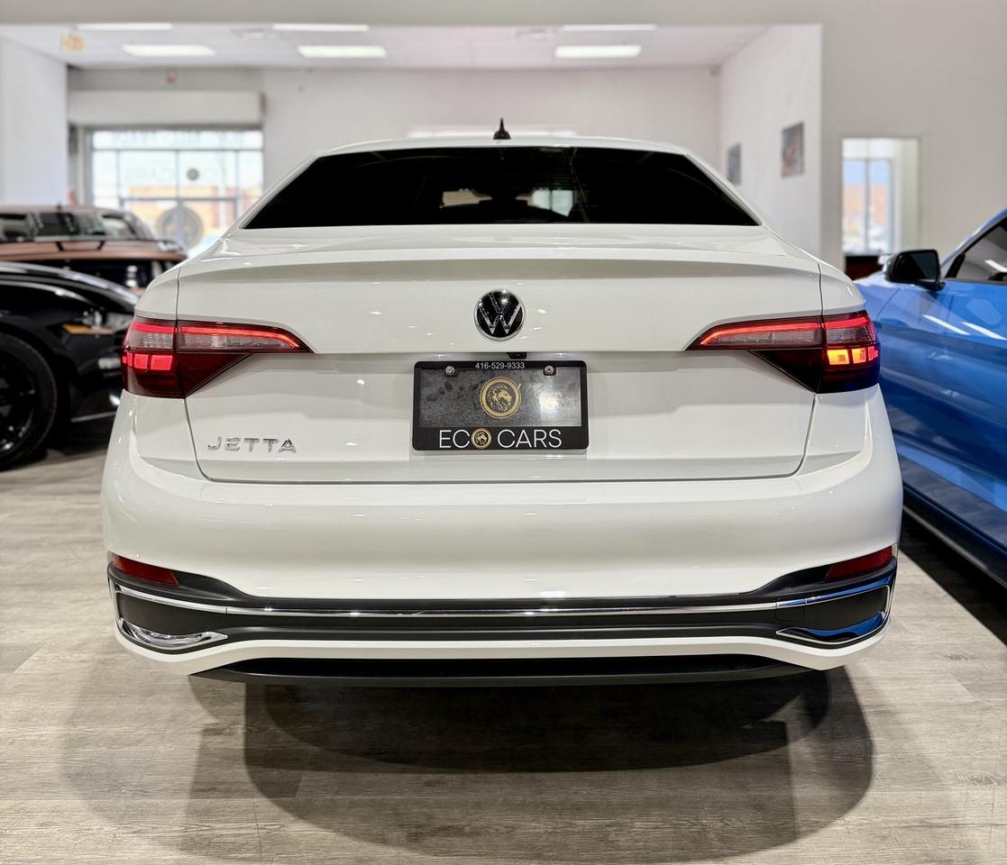 2023 Volkswagen Jetta Highline||Panaroof||Loaded Photo3