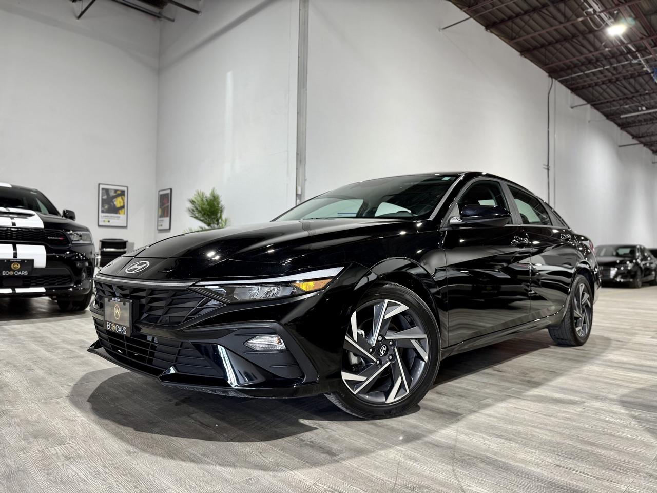 2025 Hyundai Elantra Luxury||Leather||Sunroof||One Owner Photo0