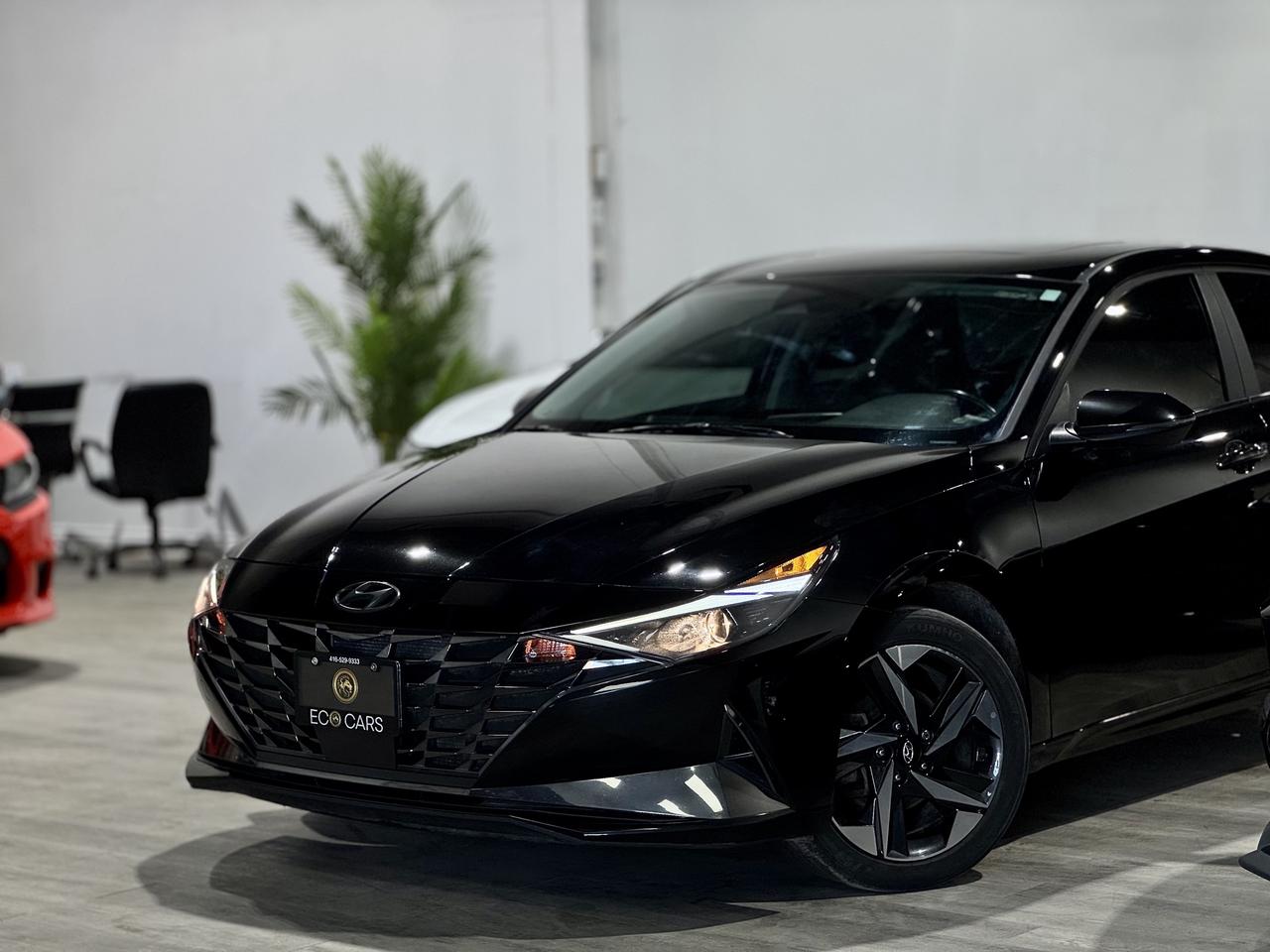 2023 Hyundai Elantra Luxury||One Owner||Leather||Clean Carfax Photo