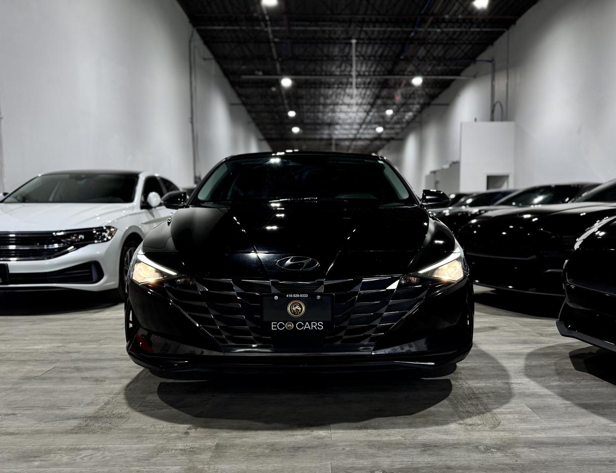 2023 Hyundai Elantra Luxury||One Owner||Leather||Clean Carfax Photo