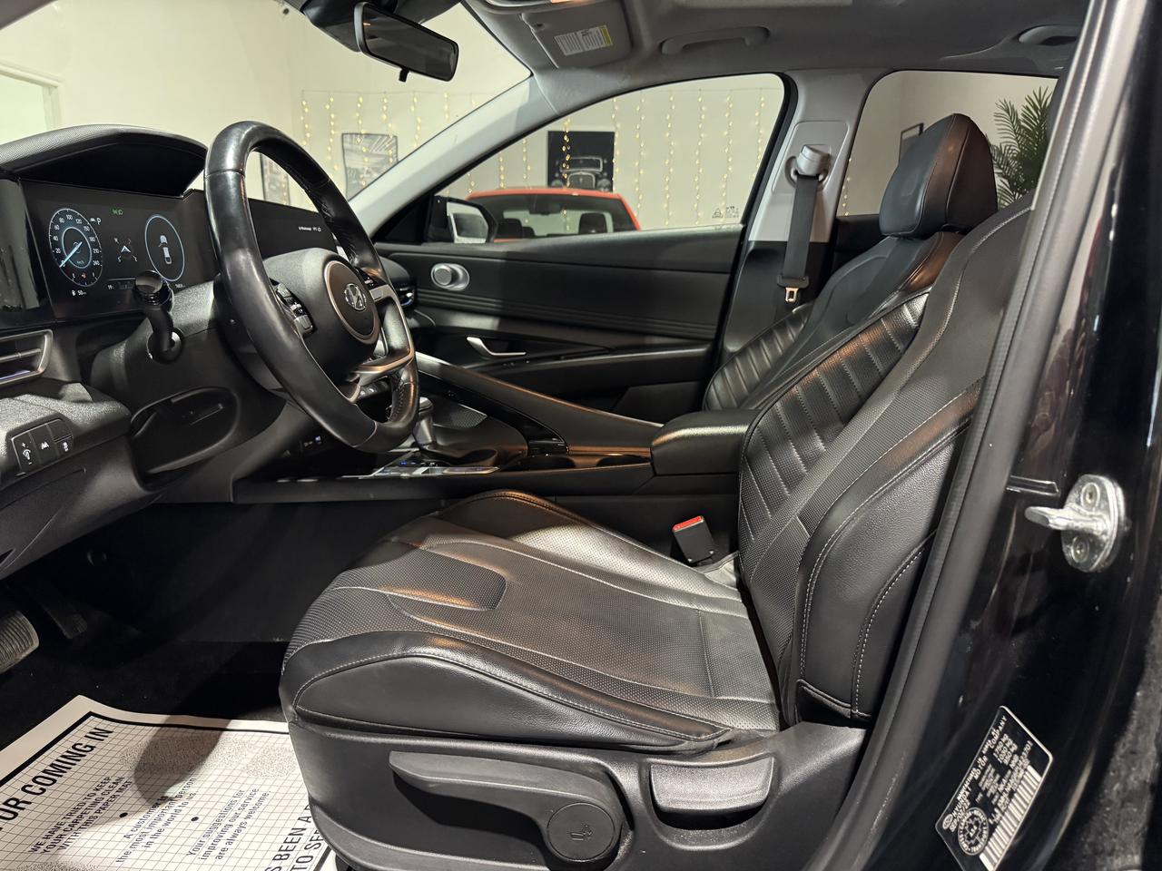 2023 Hyundai Elantra Luxury||One Owner||Leather||Clean Carfax Photo
