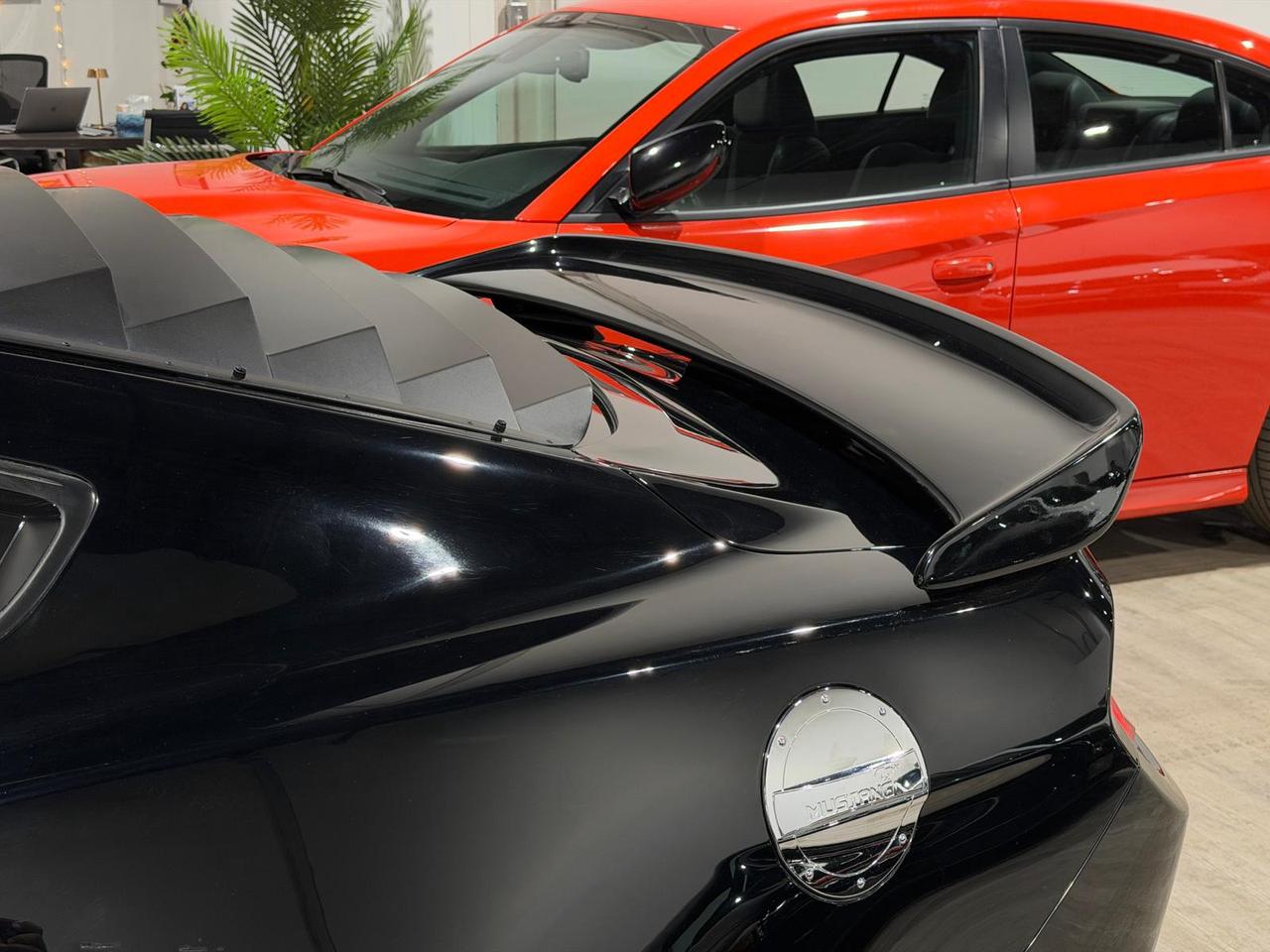 2019 Ford Mustang EB Fastback||Clean Carfax Photo3