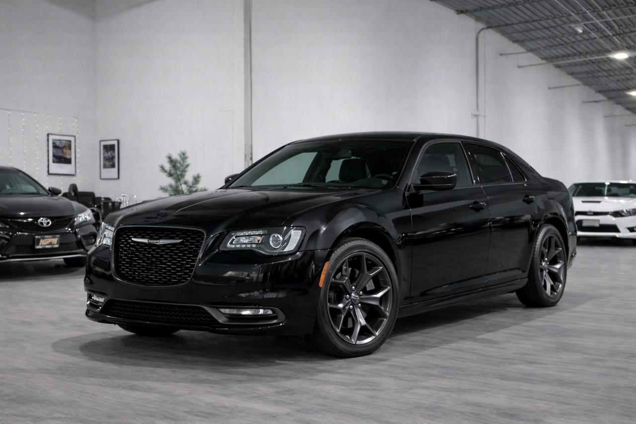 2022 Chrysler 300 Touring L|Leather|Heated Seats|Apple CarPlay Photo