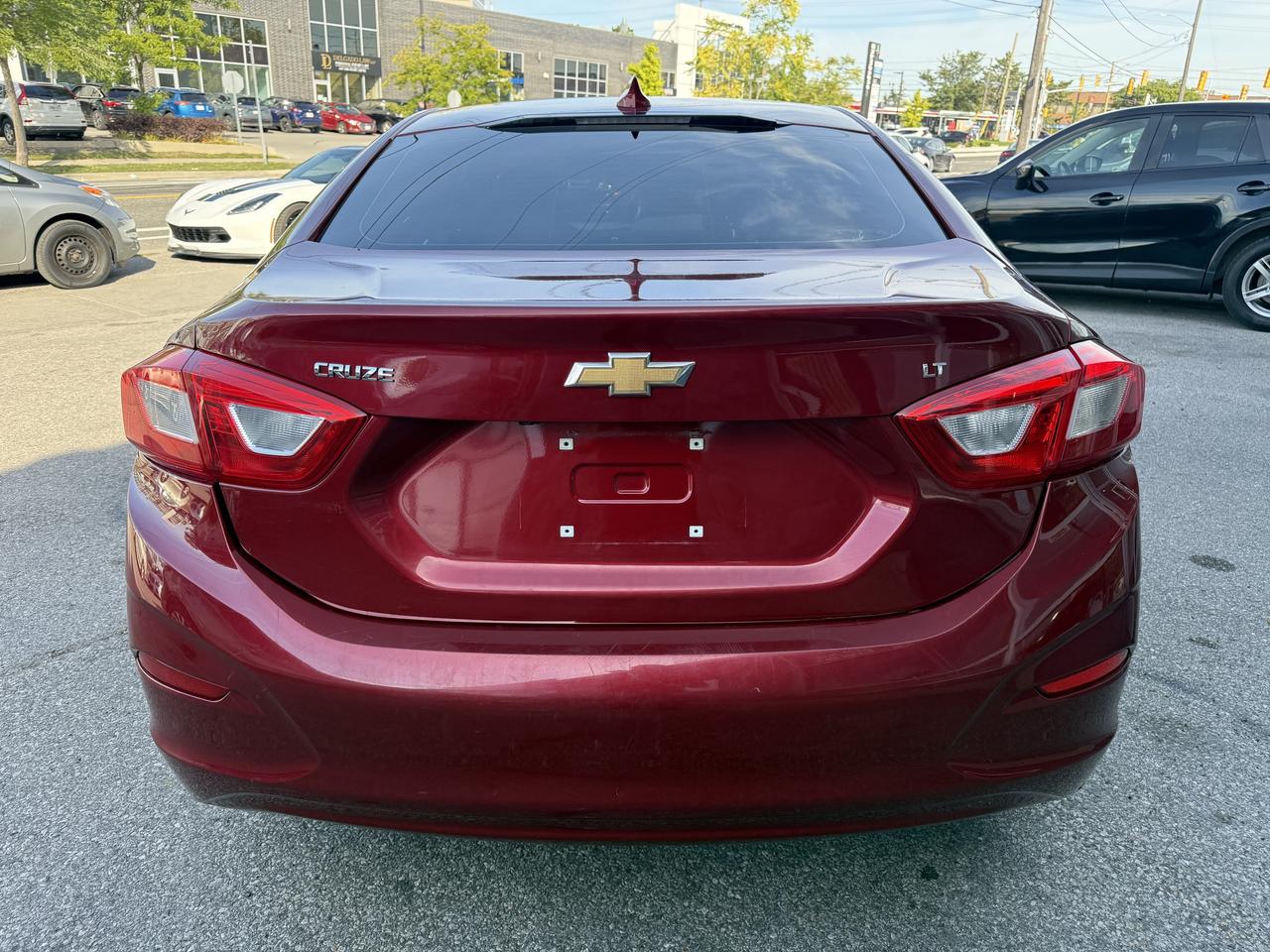 2017 Chevrolet Cruze LT Photo4