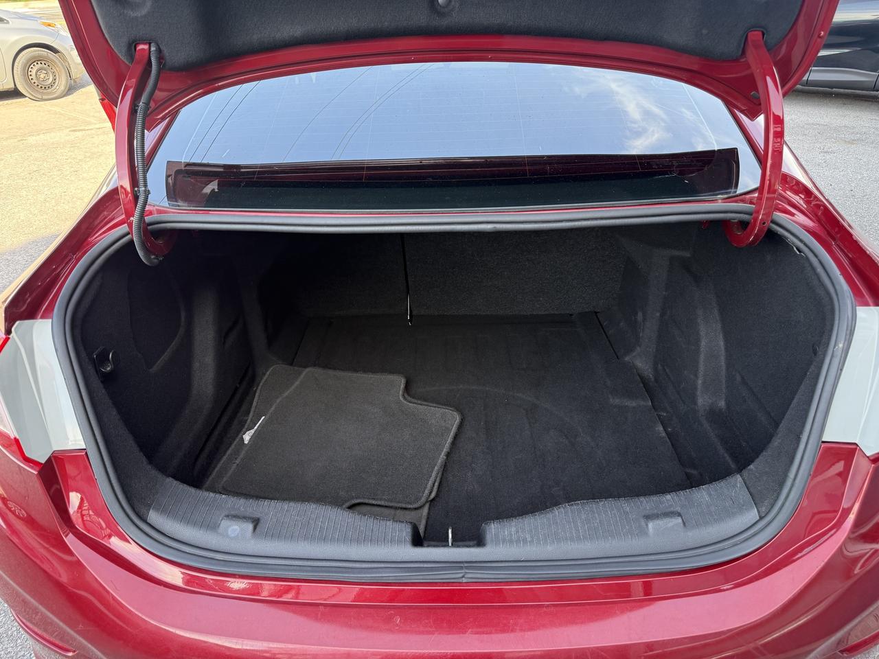 2017 Chevrolet Cruze LT Photo