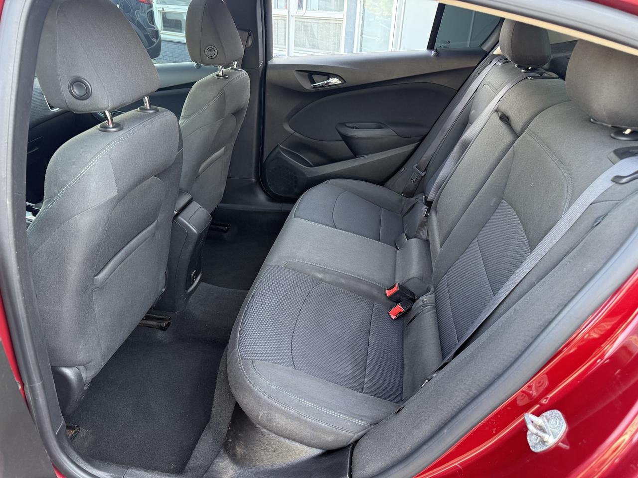 2017 Chevrolet Cruze LT Photo