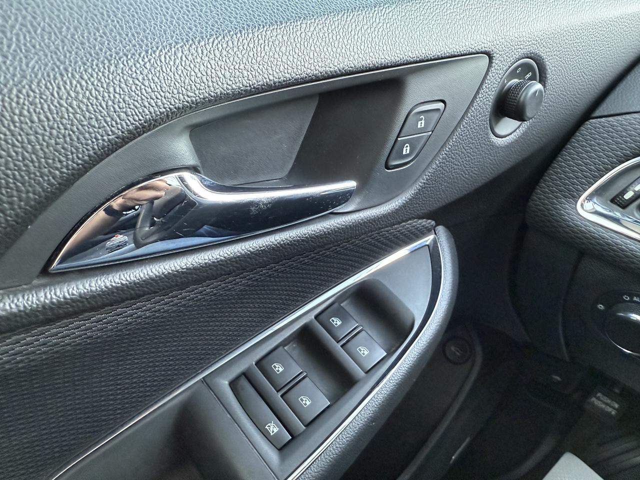 2017 Chevrolet Cruze LT Photo