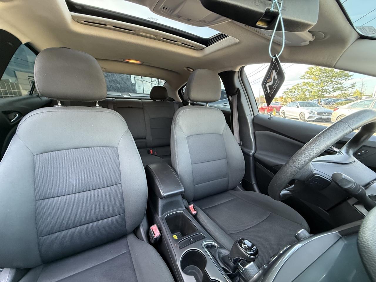 2017 Chevrolet Cruze LT Photo