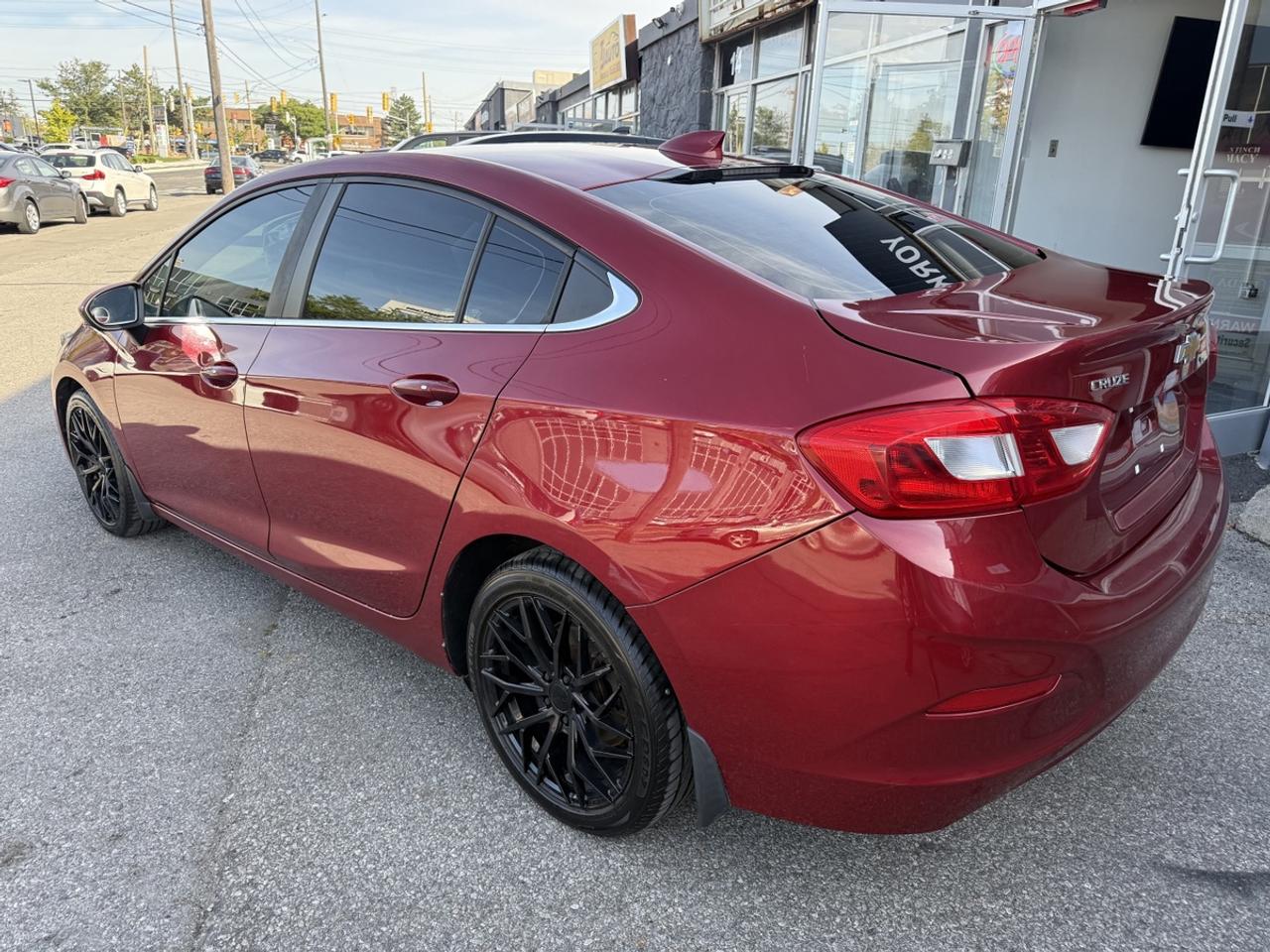 2017 Chevrolet Cruze LT Photo